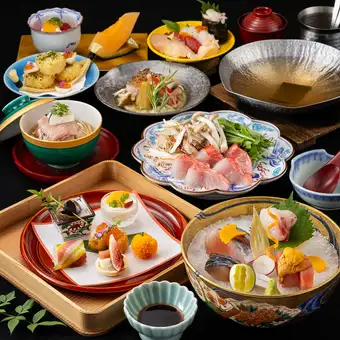 For business dinners, entertaining clients, or family meals: Seasonal Kaiseki Course (9 dishes) ¥12,000