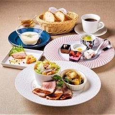 土日祝限定☆【選べるメインのランチコース】☆食後にコーヒー・紅茶でゆっくりと至福のひとときを☆