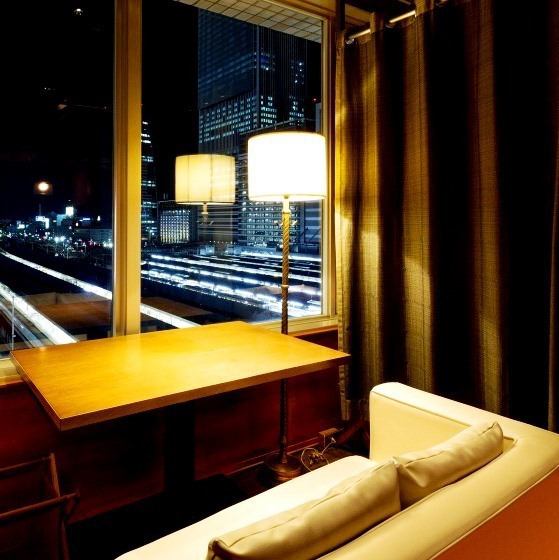 Enjoy a panoramic view of the nightscape. We also offer plans for anniversaries and birthdays for two.