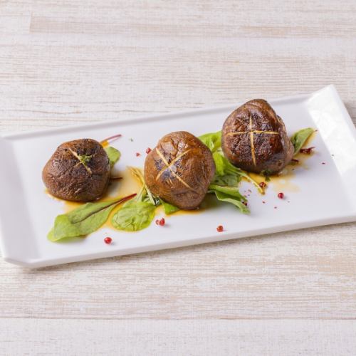 Oven-baked Gifu log-grown shiitake mushrooms