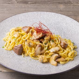 Gifu Log Shiitake Mushroom and Clam Peperoncino