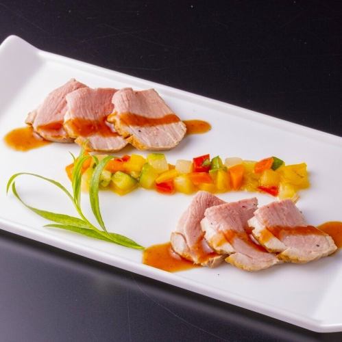 愛知県豊橋市で飼育される、県内唯一のブランド合鴨。その味わいは格別です。