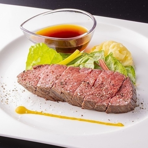 名物の知多牛のローストビーフは自慢の逸品♪ぜひご堪能下さい!