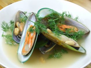 Steamed mussels with Nepmoi