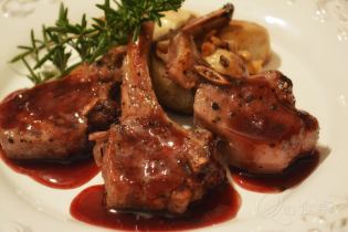 Lamb chops with Asian BBQ sauce