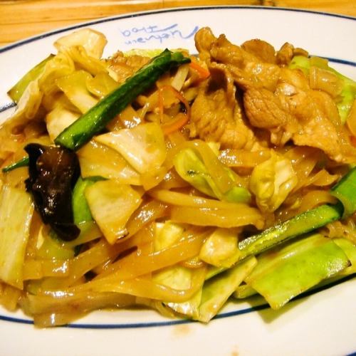 Yakisoba with beef and vegetables