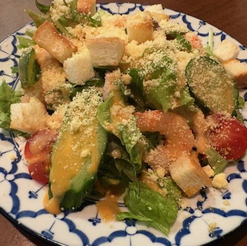 톰 야무 시저 샐러드