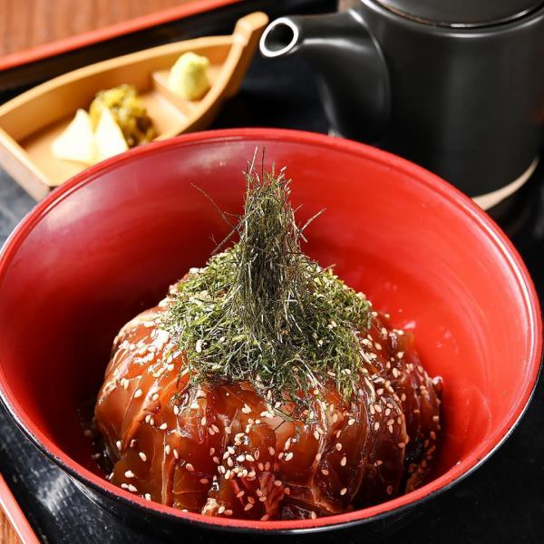 福津市イベントで大好評の味を当店で!アーチ形に盛り付けられた『鯛茶漬け』年中いつでも提供可能です◎