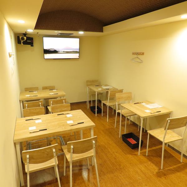 【最大20名様までのご宴会可能！】10名でも広々としたお席をご案内可能でございます！貸切に限りカラオケも可能！通常カラオケは22時から可能です！