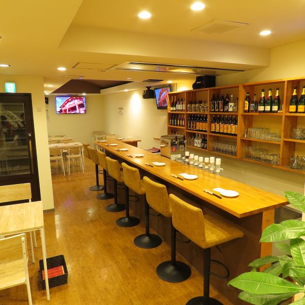 【最大20名様までのご宴会可能！】10名でも広々としたお席をご案内可能でございます！カラオケ完備！