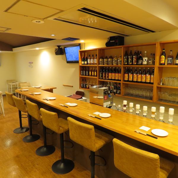 【最大20名様までのご宴会可能！】10名でも広々としたお席をご案内可能でございます！カラオケ完備！