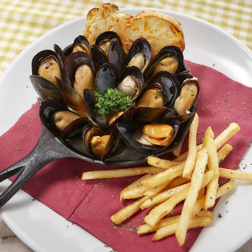 Steamed wine mussels with cream sauce