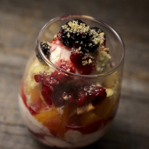 Mascarpone Berry Trifle