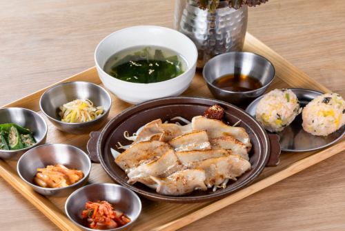 熟成四元豚サムギョプサル