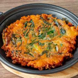 蔬菜丰富的炸鸡块