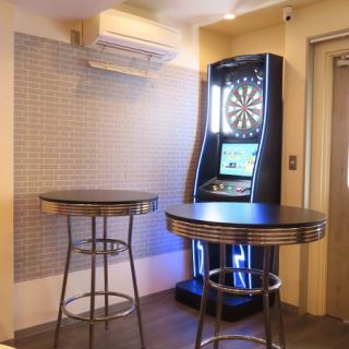 最大8名様でご利用いただける立ち飲み席をご用意しております。ふらっとサク飲みも大歓迎！（予約不可）