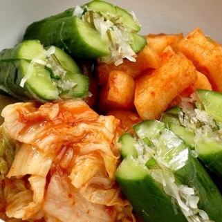 Assorted kimchi (3 pieces)