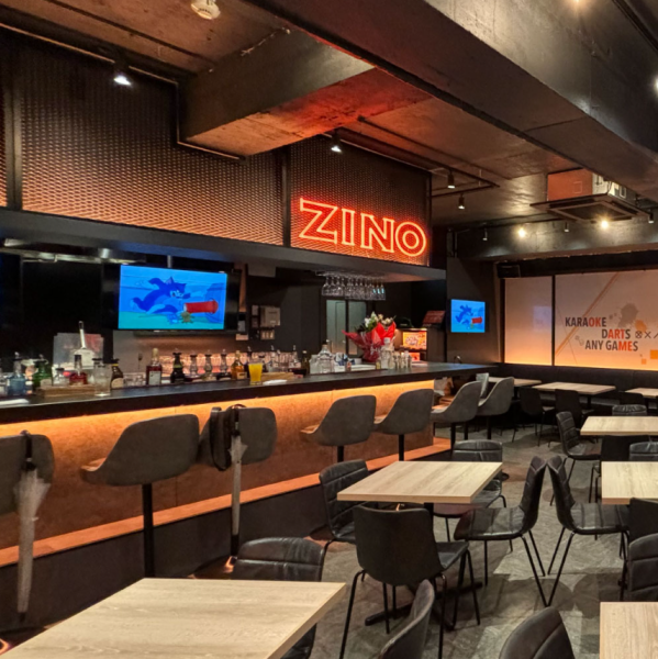 【テーブル席とカウンター席のご用意】当店のカウンター席は、スタッフとのフレンドリーな会話を楽しむのに最適◎一方、テーブル席は大人数での集まりにぴったり。仲間同士でワイワイ盛り上がりながら、料理やお酒をシェアして特別な時間をお楽しみいただけます。
