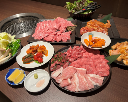 【연회 만족도◎】엄선한 고기를 맛볼 수 있는 90분 음료 무제한 5500엔