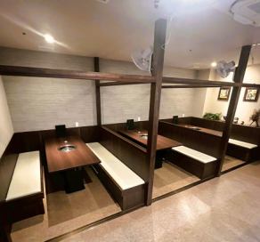 各種宴会にもぴったりな18名～20名様までご利用できるお席です。