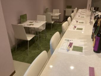 There are 8 counter seats for one person! The stylish and clean space is very comfortable! Singles are welcome! Recommended for a meal after work or a quick drink ♪ Since it is Susukino, please use it for after-parties!