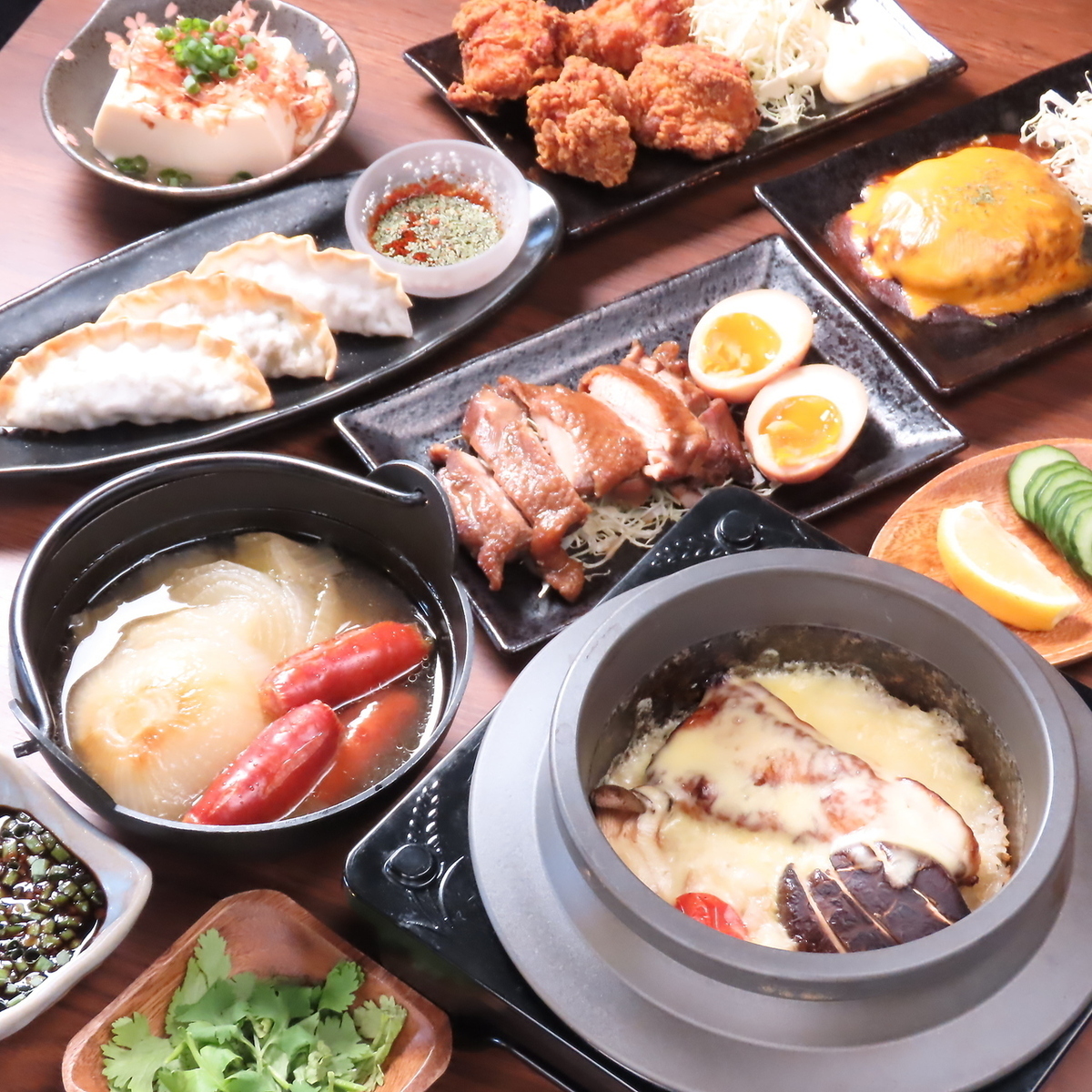 炊き込みカオマンガイや手作り唐揚げを堪能！豊富な日本酒＆焼酎で贅沢昼飲み★