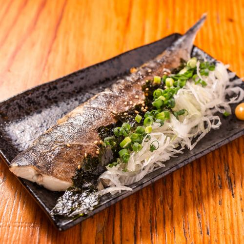 【日本酒との相性抜群♪】外はパリッと中はふっくらジューシーな炙りシメサバ◎