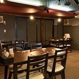 [Adult space] A cozy space surrounded by calm lighting.To prevent infection, we keep the distance between customers wide.Please spend a blissful time with sake, sashimi and snacks ♪