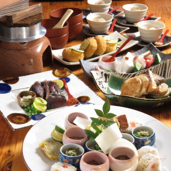 With all-you-can-drink Bizen black beef motsunabe, bonito tataki, etc. All 10 items 5000 yen ⇒ 3500 yen