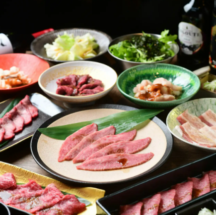 【お手軽宴会コース】90分飲み放題付 飛騨牛の特上カルビなど種類豊富に楽しめる！全16品