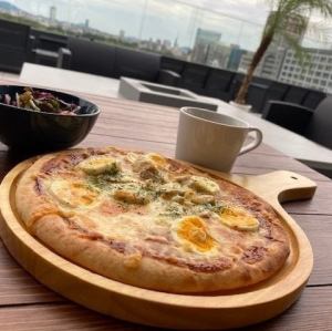 BBQ CHICKEN EGG PIZZA (BBQ 치킨 에그 피자)