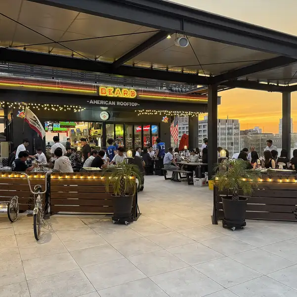 年中無休でお友達同士で楽しめるテラスBBQ！日中と夜の雰囲気はガラッと変わるのも楽しみの一つ◎