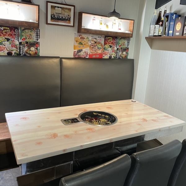[Sofa seat that can accommodate 2 to 4 people!] Enjoy delicious food on a relaxing sofa seat♪
