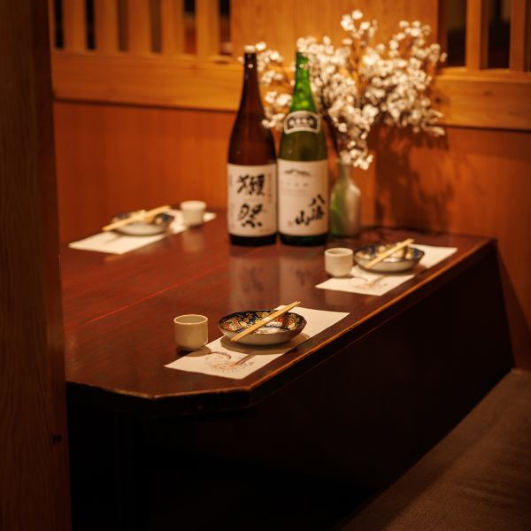 木の温もりが溢れる店内は2名様～大小様々なタイプの個室席をご用意しております♪個室空間は、関内での接待や忘年会、歓迎会や送別会など各種宴会を演出致します♪テーブル席や座敷タイプの個室空間はお子様連れでも安心の広々とした個室空間となっております♪合コンや街コンの相談も◎個室居酒屋！