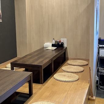 最大6名様まで座れる掘りごたつ席です。