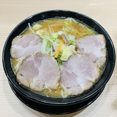 野菜焼豚醤油ラーメン