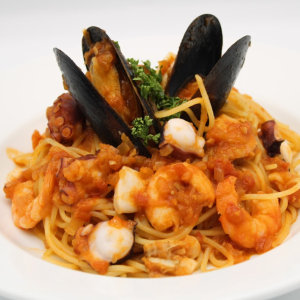 Pescatore with plenty of seafood