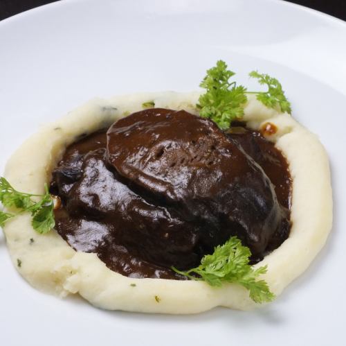 Braised beef tongue in red wine