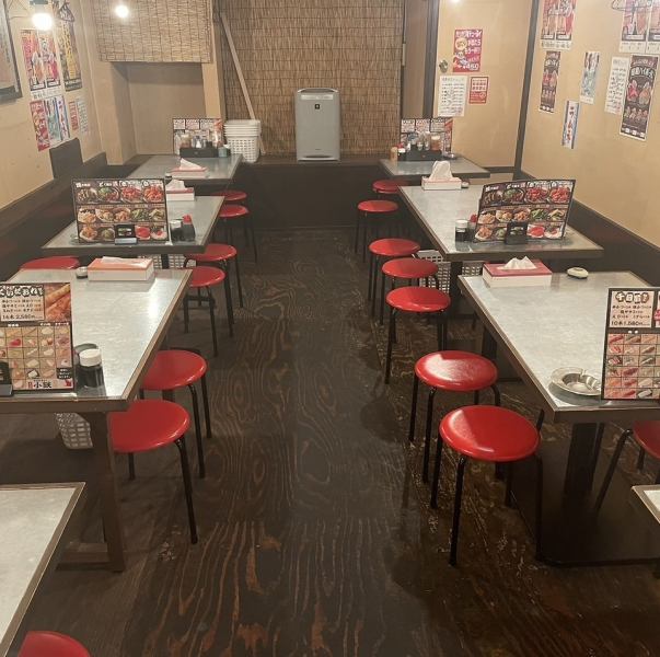 2Fの宴会会場は全32席！15名様以上の、大人数の際は2Fフロアを貸し切ってのご利用も承っております。