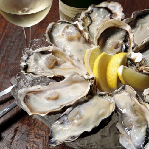 Enjoy fresh, seasonal oysters! Carefully selected from around the country, served in a variety of cooking methods!!