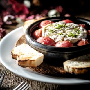 Tomato and Camembert Ajillo