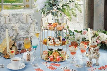 [17:30-19:15] Alice Through the Looking Glass Summer Afternoon Tea ☆ 5,300 yen (tax included) with 2 drinks