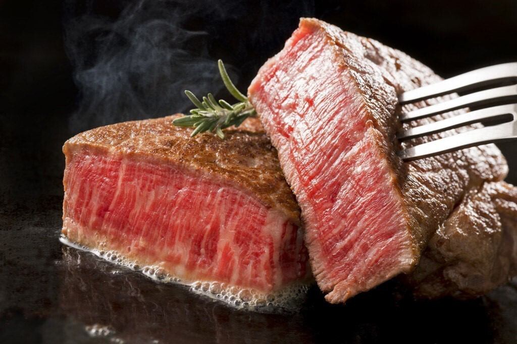 Enjoy teppanyaki made with carefully selected A4 or higher grade Wagyu beef!