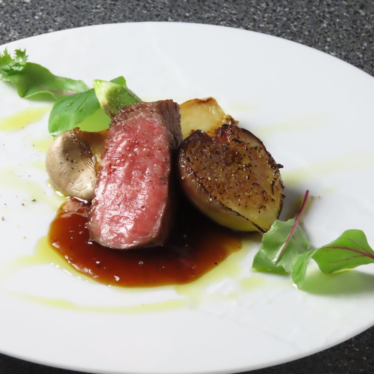 Great for lunch too! In addition to the lunch course, we also offer a full-course meal from lunchtime.