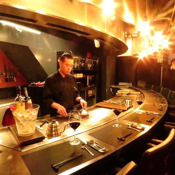 Celebrate special occasions with loved ones, such as birthdays and anniversaries, at Link -Suzukyu-.They also offer dynamic presentations that make full use of the griddle right in front of you.We also offer message plates and photo services.For any other surprises or special requests, please feel free to contact us even on the day of the event.We will celebrate with heartfelt hospitality.