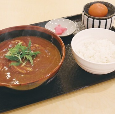 【不動の人気】長年愛され続ける伝統の味！ランチの定番「カレーうどんセット」
