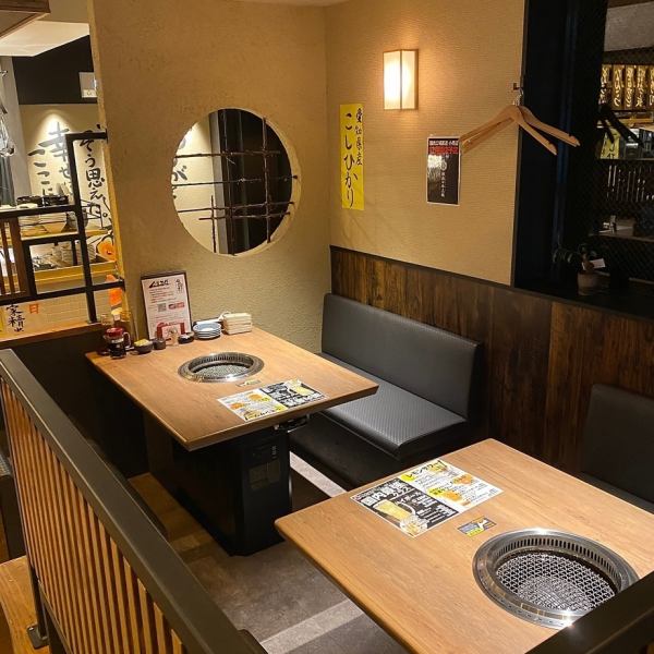 It is a table seat where you can enjoy cooking and drinking slowly.