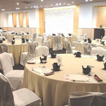 歓送迎会、忘年会、新年会など、ご宴会に最適なお部屋です。お座敷とイス席がございます。