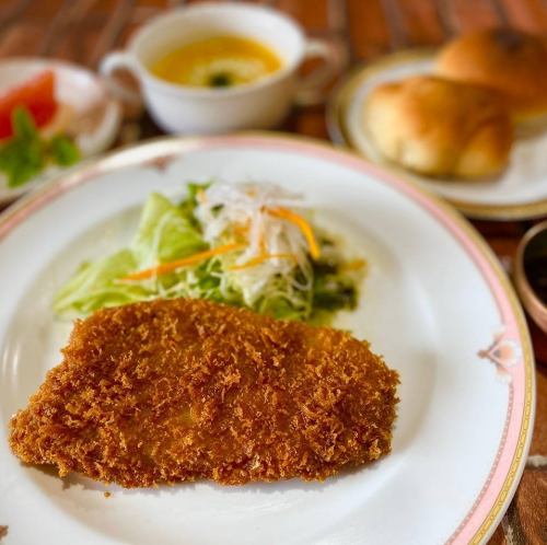 Pork cutlet (tonkatsu) set