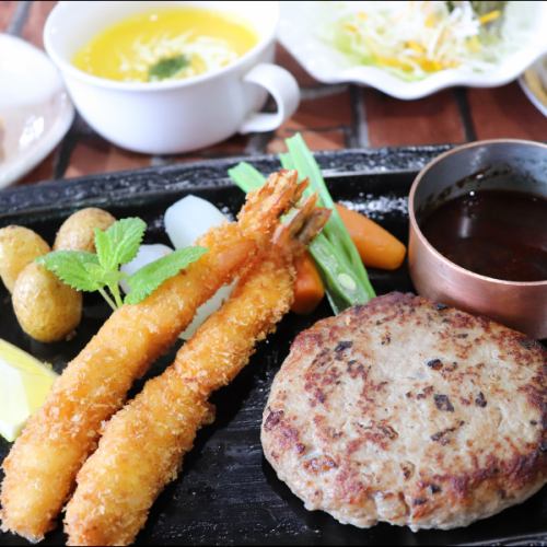 Hamburger & fried shrimp set